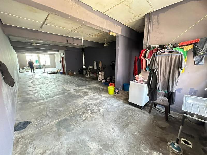 Shop / Office for Sale in Desa Pinggiran Putra (Dengkil) - Azli Ibrahim - Interior - PropertyGuru.com.my