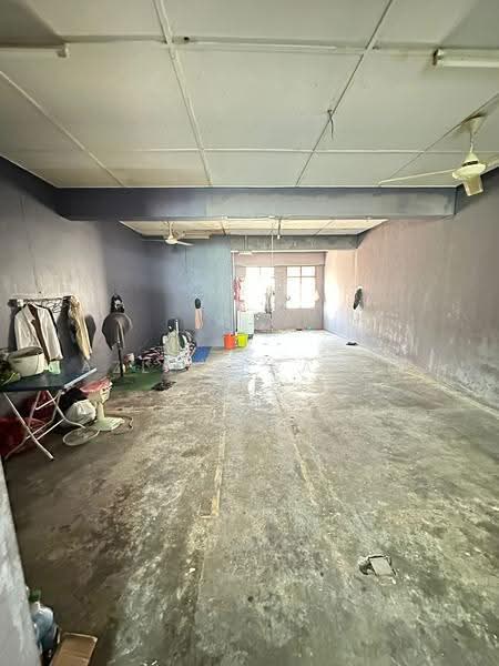 Shop / Office for Sale in Desa Pinggiran Putra (Dengkil) - Azli Ibrahim - Interior - PropertyGuru.com.my