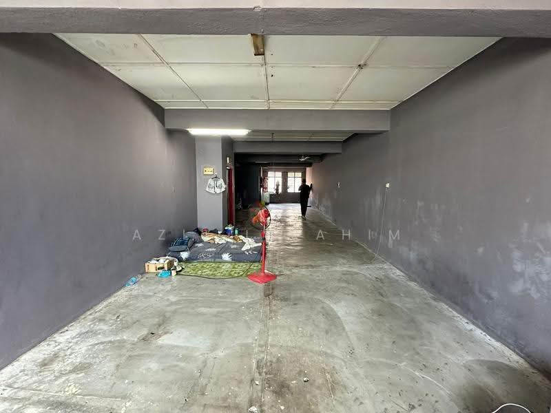 Shop / Office for Sale in Desa Pinggiran Putra (Dengkil) - Azli Ibrahim - Interior - PropertyGuru.com.my