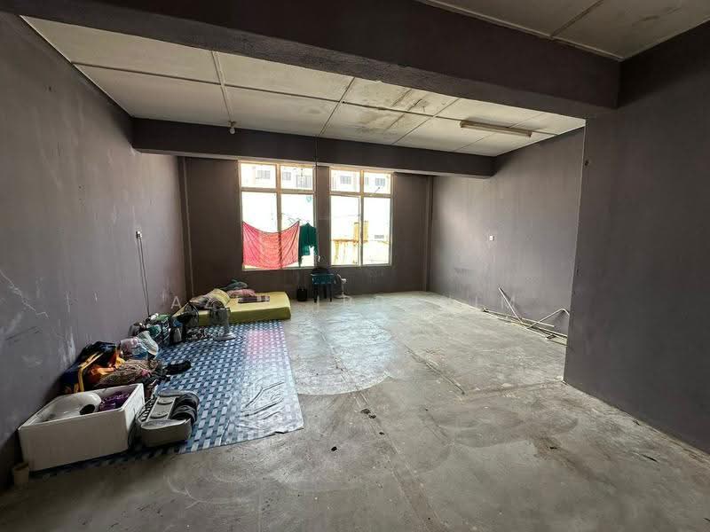 Shop / Office for Sale in Desa Pinggiran Putra (Dengkil) - Azli Ibrahim - Interior - PropertyGuru.com.my