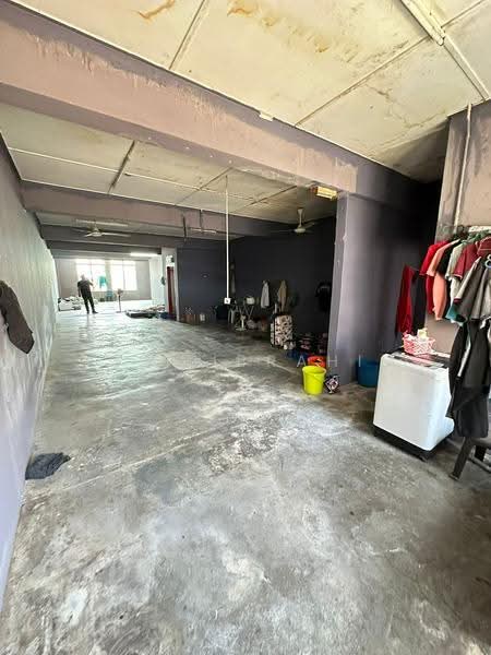 Shop / Office for Sale in Desa Pinggiran Putra (Dengkil) - Azli Ibrahim - Interior - PropertyGuru.com.my