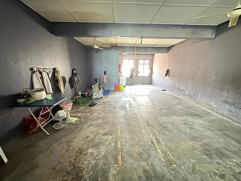 Shop / Office for Sale in Desa Pinggiran Putra (Dengkil) - Azli Ibrahim - Interior - PropertyGuru.com.my