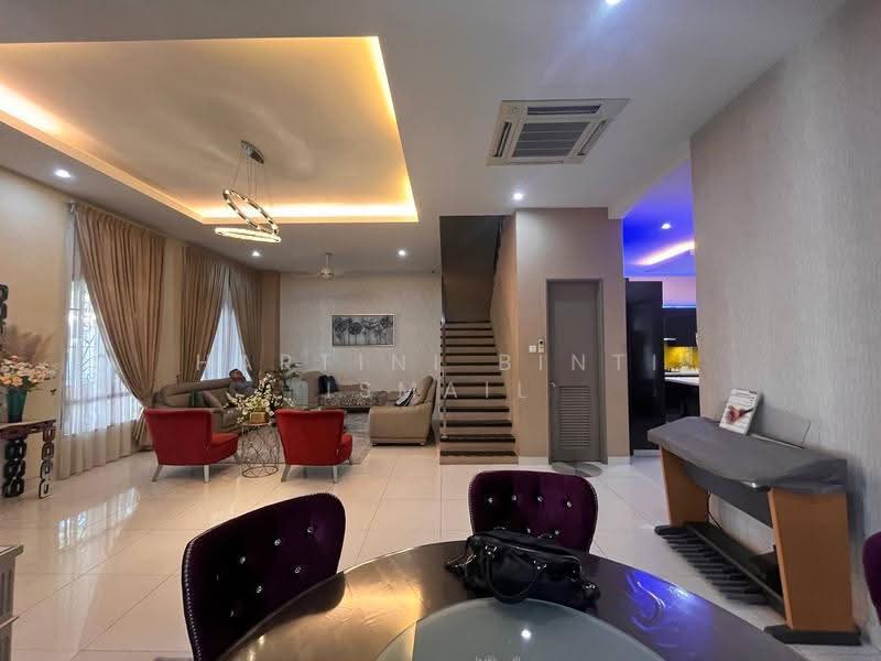 Rumah Kluster untuk Dijual di Shah Alam (Selangor) - Hartini Binti Ismail - Living Room - PropertyGuru.com.my