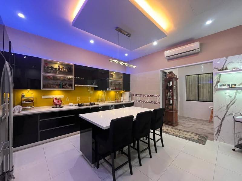 Rumah Kluster untuk Dijual di Shah Alam (Selangor) - Hartini Binti Ismail - Kitchen - PropertyGuru.com.my