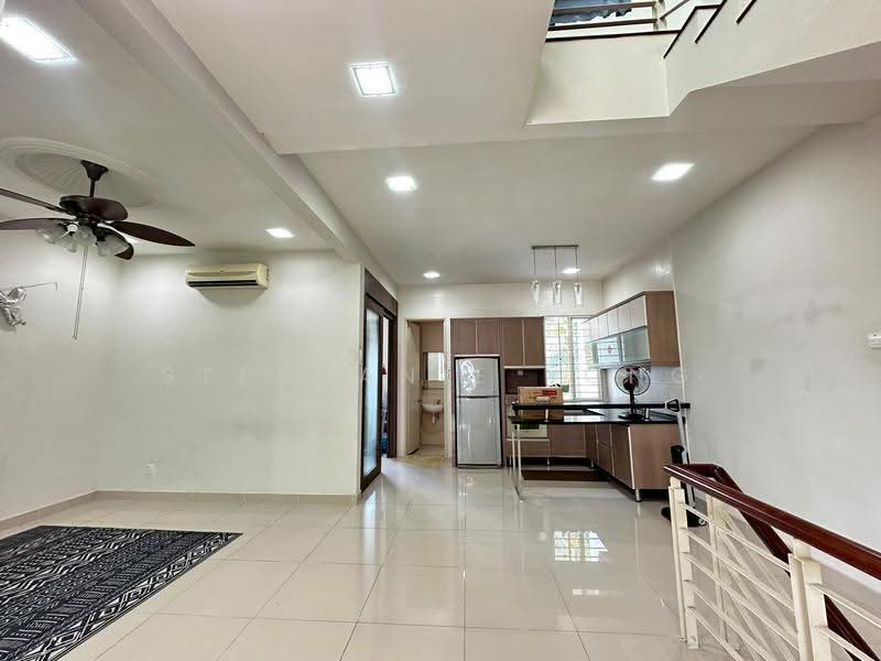 Rumah Teres 2.5-Tingkat untuk Dijual di Taman Oasis (Cheras) - Stephanie Yong - Living Room - PropertyGuru.com.my