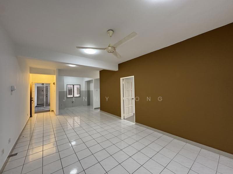 Pangsapuri untuk Disewa di Selesa Hillhomes Resort - Jenny Kong - Living Room - PropertyGuru.com.my