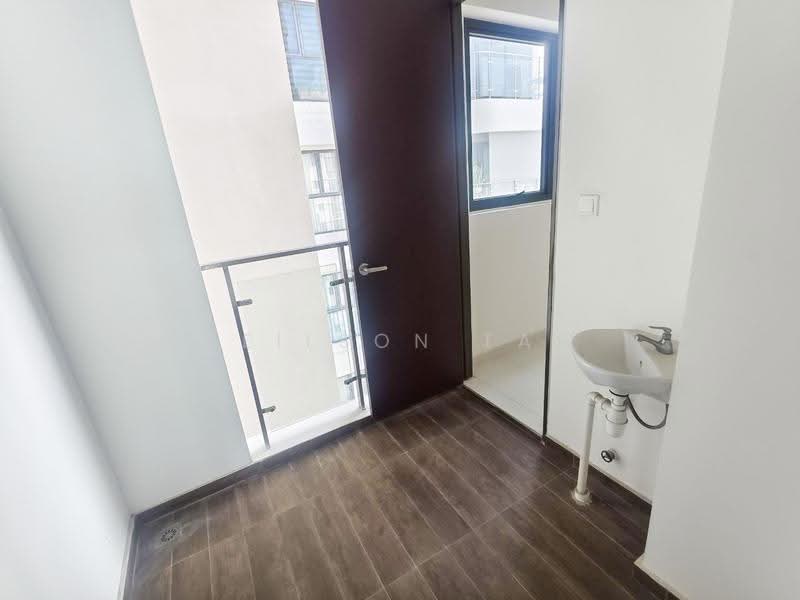 Condominium for Sale at Kings Bay @ Country Garden Danga Bay - Neilson Tan - Balcony - PropertyGuru.com.my