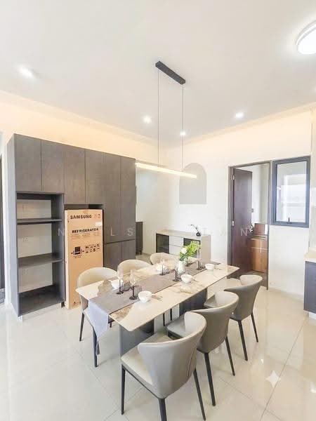Condominium for Sale at Kings Bay @ Country Garden Danga Bay - Neilson Tan - Dining Room - PropertyGuru.com.my