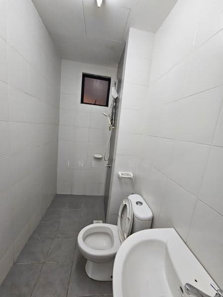 Kediaman Servis untuk Dijual di Jentayu Residensi @ Tampoi - Inez Ng - Bathroom - PropertyGuru.com.my