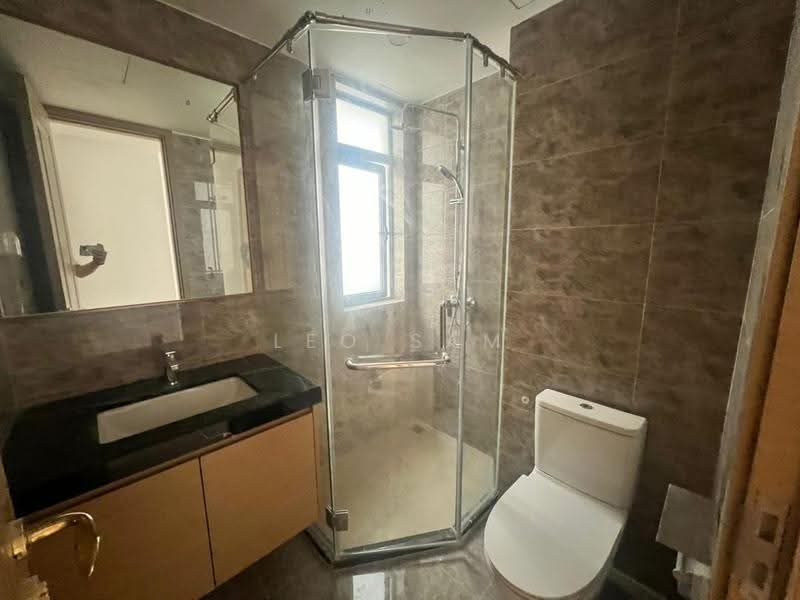Kondominium untuk Dijual di R&F Princess Cove Phase 2-Seine Region - Leo Sam - Bathroom - PropertyGuru.com.my