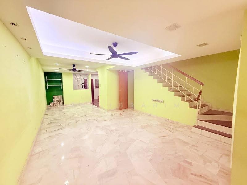 2-storey Terraced House for Sale in Wangsa Melawati (Wangsa Maju) - Azli Ibrahim - Living Room - PropertyGuru.com.my