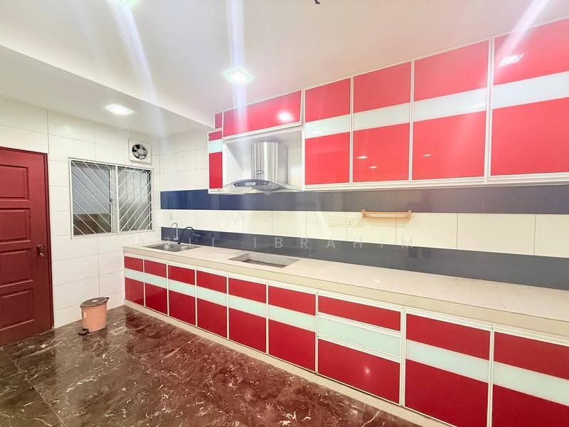2-storey Terraced House for Sale in Wangsa Melawati (Wangsa Maju) - Azli Ibrahim - Kitchen - PropertyGuru.com.my