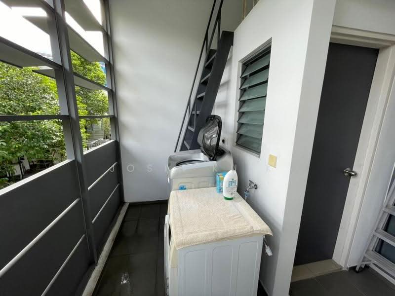Rumah Teres 3-Tingkat untuk Disewa di Desa Parkcity (Kuala Lumpur) - Josin Kuek - Balcony - PropertyGuru.com.my