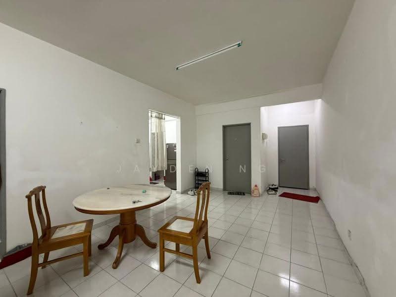Pangsapuri untuk Dijual di Molek Ria - Jayden Ng - Dining Room - PropertyGuru.com.my