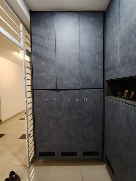 Kediaman Servis untuk Dijual di V-Residensi 5 - KY Lau - Entrance - PropertyGuru.com.my