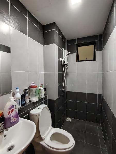 Kediaman Servis untuk Dijual di V-Residensi 5 - KY Lau - Bathroom - PropertyGuru.com.my