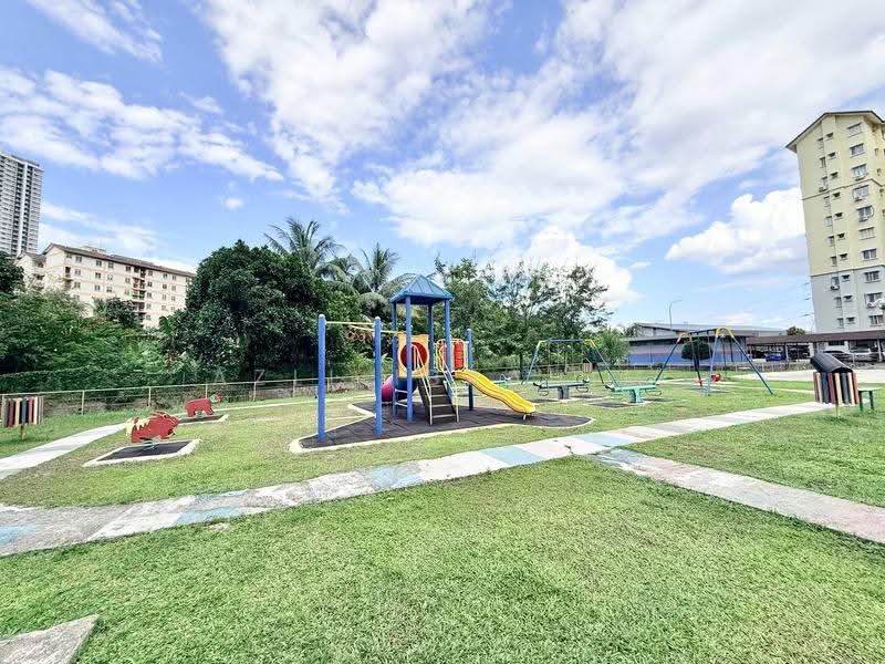 Apartment for Sale at Pangsapuri Bayu Suria (Summerfields Apartments) - Azli Ibrahim - Exterior - PropertyGuru.com.my