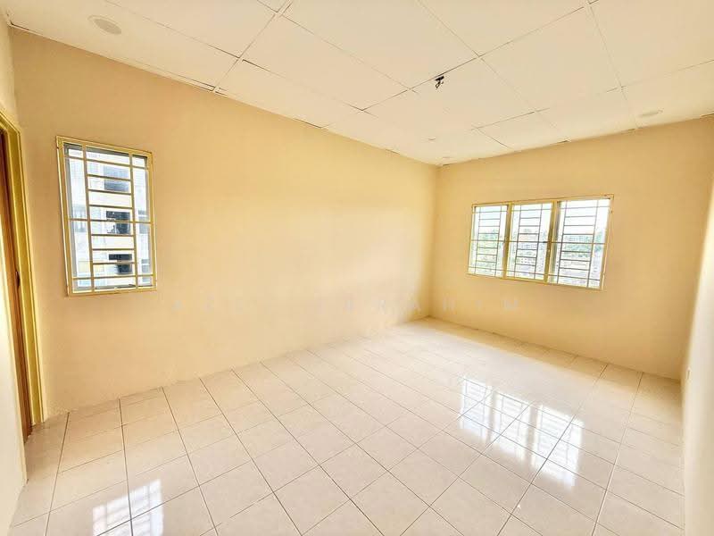 Apartment for Sale at Pangsapuri Bayu Suria (Summerfields Apartments) - Azli Ibrahim - Interior - PropertyGuru.com.my