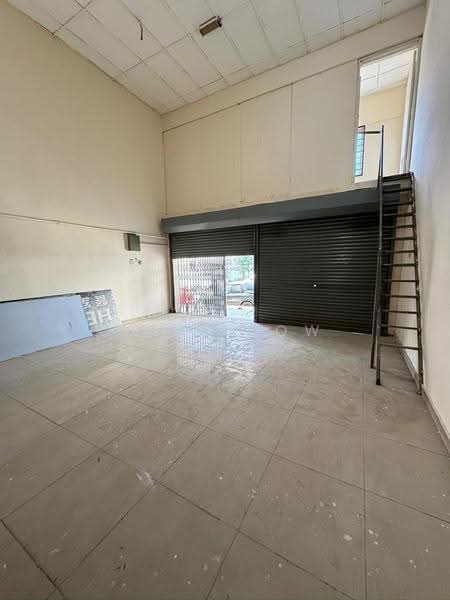 Warehouse for Rent in Seri Kembangan (Selangor) - Hanz Low - Interior - PropertyGuru.com.my