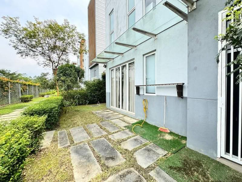 Link Bungalow for Sale in Lakefront Villa (Cyberjaya) - Riza Ahmad - Exterior - PropertyGuru.com.my