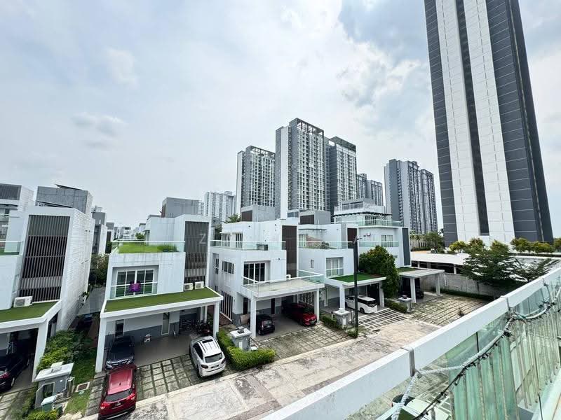 Link Bungalow for Sale in Lakefront Villa (Cyberjaya) - Riza Ahmad - Exterior - PropertyGuru.com.my