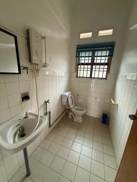 Shop / Office untuk Disewa di Johor Bahru (Johor) - Ye Xun Wong - Bathroom - PropertyGuru.com.my
