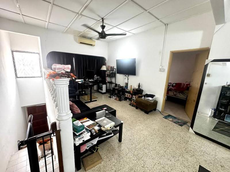 Townhouse for Sale in Taman Pandan Indah (Ampang) - Azli Ibrahim - Living Room - PropertyGuru.com.my
