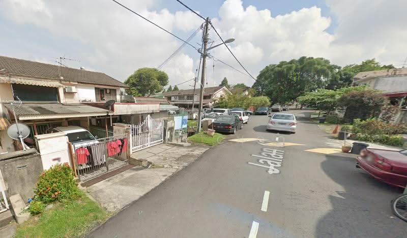 2-storey Terraced House for Sale in Taman Putra (Ampang) - Kenny Choo - Exterior - PropertyGuru.com.my