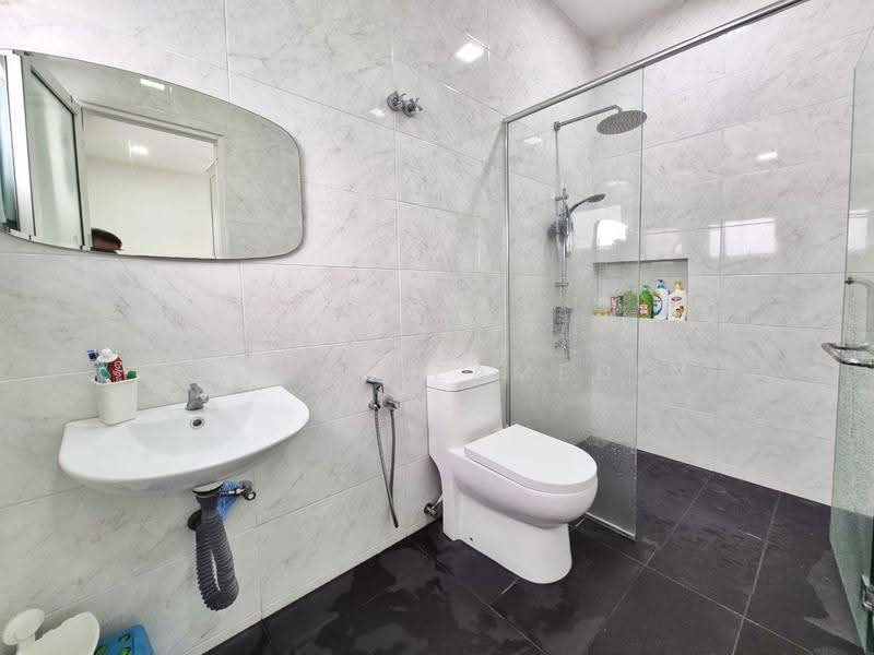 Bungalow House untuk Dijual di Seksyen 8 (Shah Alam) - Adzura Zamedin - Bathroom - PropertyGuru.com.my