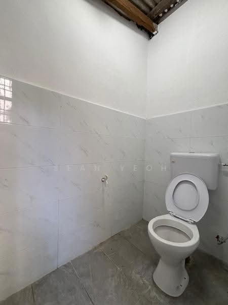 Rumah Teres 2-Tingkat untuk Dijual di Taman Nora (Ulu Tiram) - Sean Yeoh - Bathroom - PropertyGuru.com.my