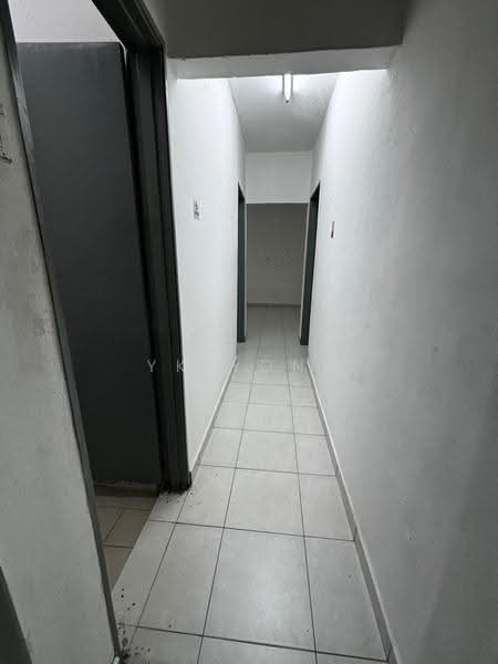 Pangsapuri untuk Disewa di Suria Permai - Yk Yong - Corridor - PropertyGuru.com.my