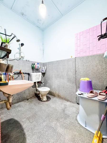Rumah Teres 2-Tingkat untuk Dijual di Taman Selayang Indah (Selayang) - Azli Ibrahim - Bathroom - PropertyGuru.com.my