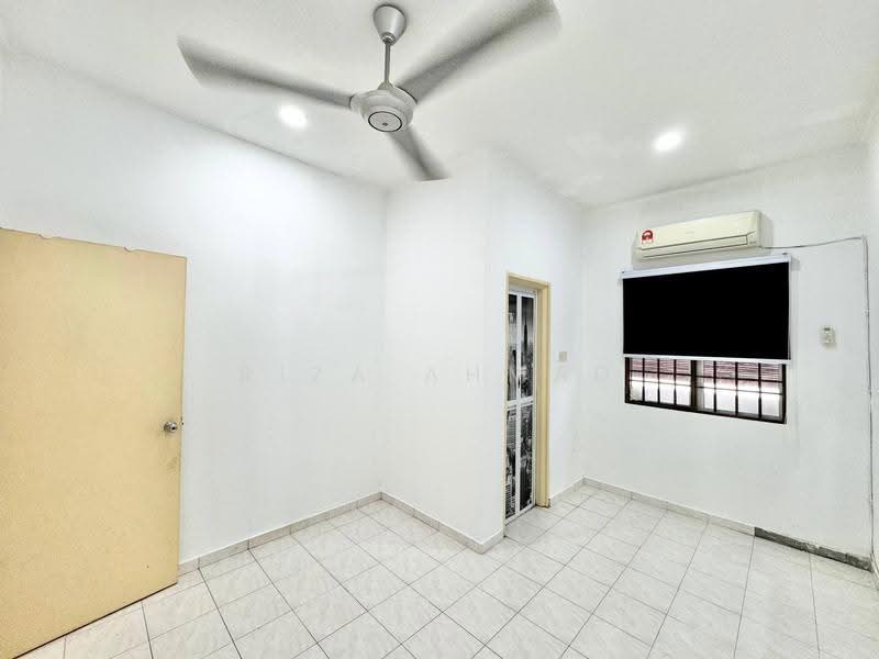 Rumah Teres 2-Tingkat untuk Dijual di Seksyen 7 (Shah Alam) - Riza Ahmad - Interior - PropertyGuru.com.my