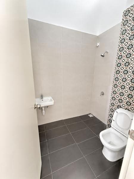 Rumah Berkembar untuk Dijual di Kuala Selangor (Selangor) - Lucas Loh - Bathroom - PropertyGuru.com.my