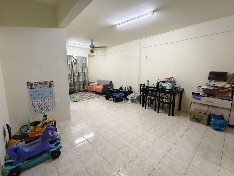 Pangsapuri untuk Dijual di Pandan Court - Azli Ibrahim - Living Room - PropertyGuru.com.my