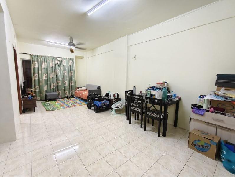Pangsapuri untuk Dijual di Pandan Court - Azli Ibrahim - Living Room - PropertyGuru.com.my