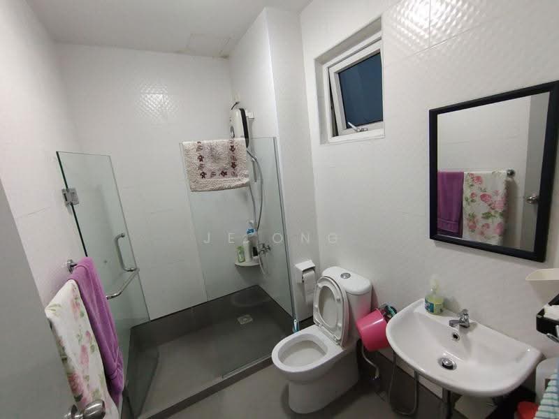 Kediaman Servis untuk Dijual di Seasons Amara Larkin - JE ONG - Bathroom - PropertyGuru.com.my