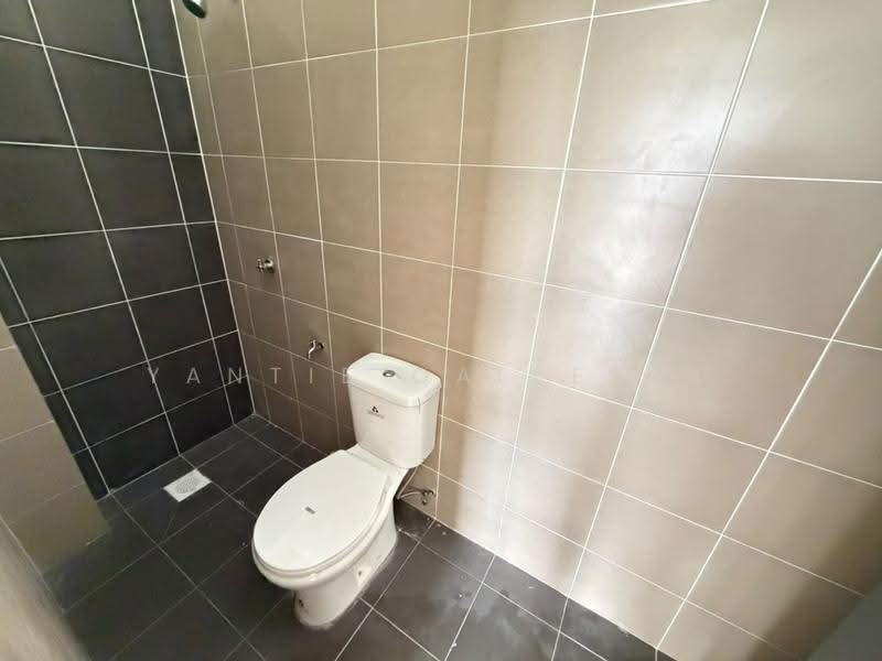 Rumah Teres untuk Dijual di Dengkil (Selangor) - Yantie Qaleesya - Bathroom - PropertyGuru.com.my