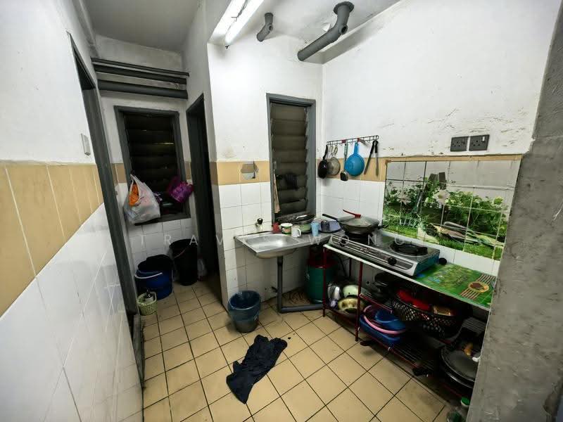 Pangsapuri untuk Dijual di Apartment Sri Rakyat - Travis Wong - Kitchen - PropertyGuru.com.my