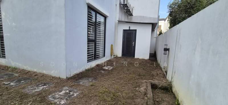 Rumah Berkembar untuk Dijual di Bandar Sungai Long (Selangor) - Soon Sheng Law - Exterior - PropertyGuru.com.my