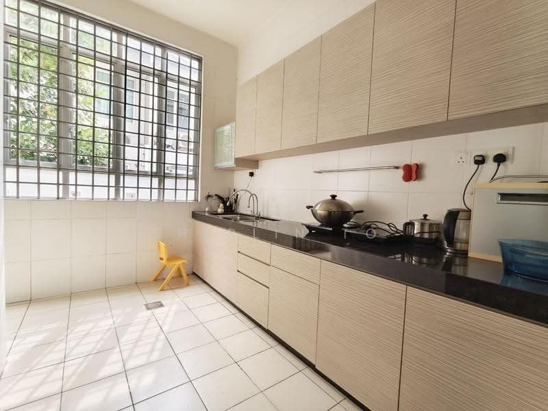 Semi-Detached House for Sale in Setia Tropika (Johor Bahru) - Sherlin To - Kitchen - PropertyGuru.com.my