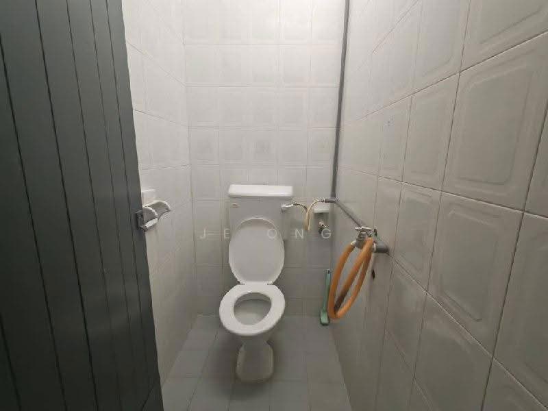 Rumah Teres 1-Tingkat untuk Dijual di Taman Ungku Tun Aminah (Skudai) - JE ONG - Bathroom - PropertyGuru.com.my