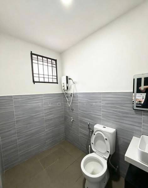 Rumah Teres 2-Tingkat untuk Dijual di Taman Setia Indah (Tebrau) - Evon Yap - Bathroom - PropertyGuru.com.my