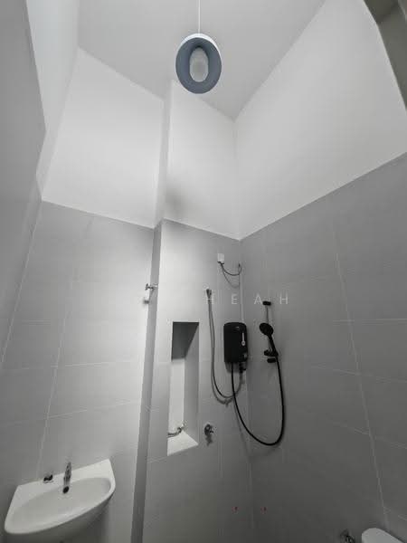 1-storey Terraced House for Rent in Eco Grandeur (Puncak Alam) - KC Cheah - Bathroom - PropertyGuru.com.my