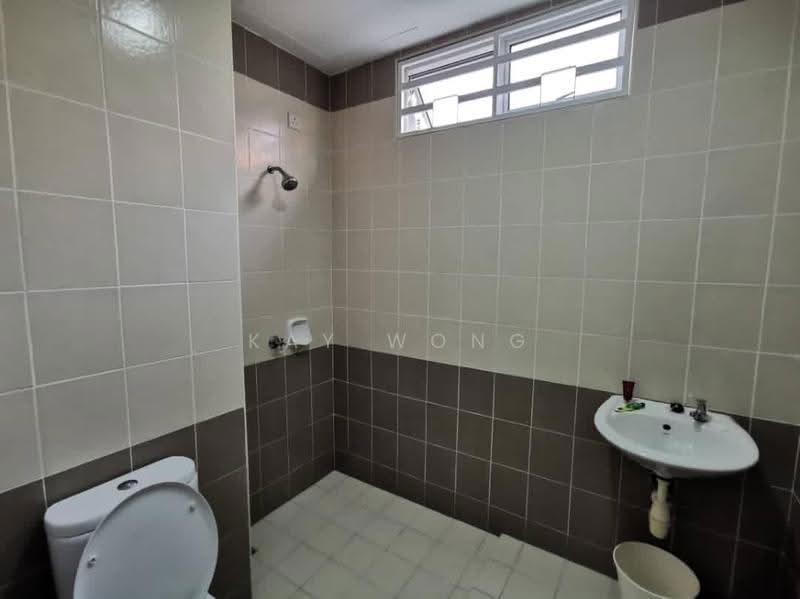 Rumah Teres 3-Tingkat untuk Dijual di Balik Pulau (Penang) - Kay Wong - Bathroom - PropertyGuru.com.my