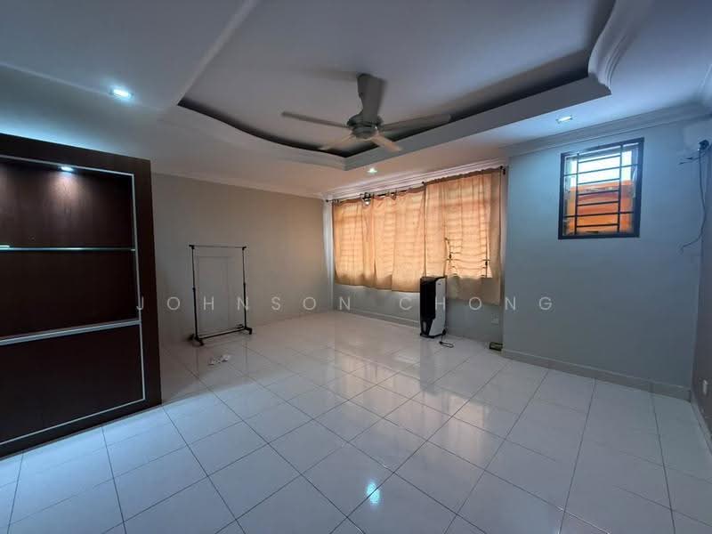 2-storey Terraced House for Sale in Taman Mount Austin (Tebrau) - Johnson Chong - Living Room - PropertyGuru.com.my