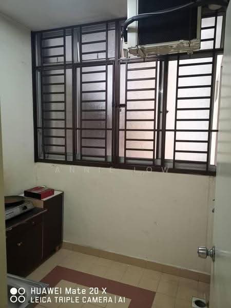 Pangsapuri untuk Dijual di Kipark Apartment - Annie Low - Kitchen - PropertyGuru.com.my