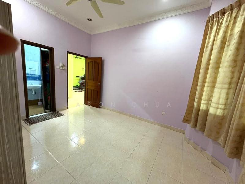 1-storey Terraced House for Sale in Taman Bestari Indah (Ulu Tiram) - Jason Chua - Bedroom - PropertyGuru.com.my