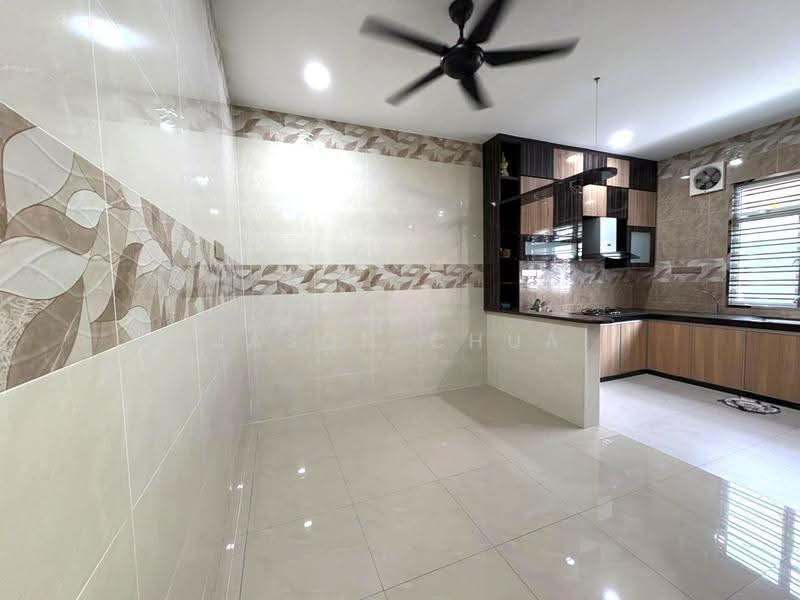 1-storey Terraced House for Sale in Taman Bestari Indah (Ulu Tiram) - Jason Chua - Kitchen - PropertyGuru.com.my