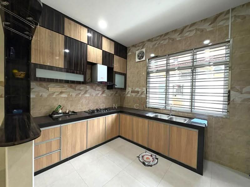1-storey Terraced House for Sale in Taman Bestari Indah (Ulu Tiram) - Jason Chua - Kitchen - PropertyGuru.com.my